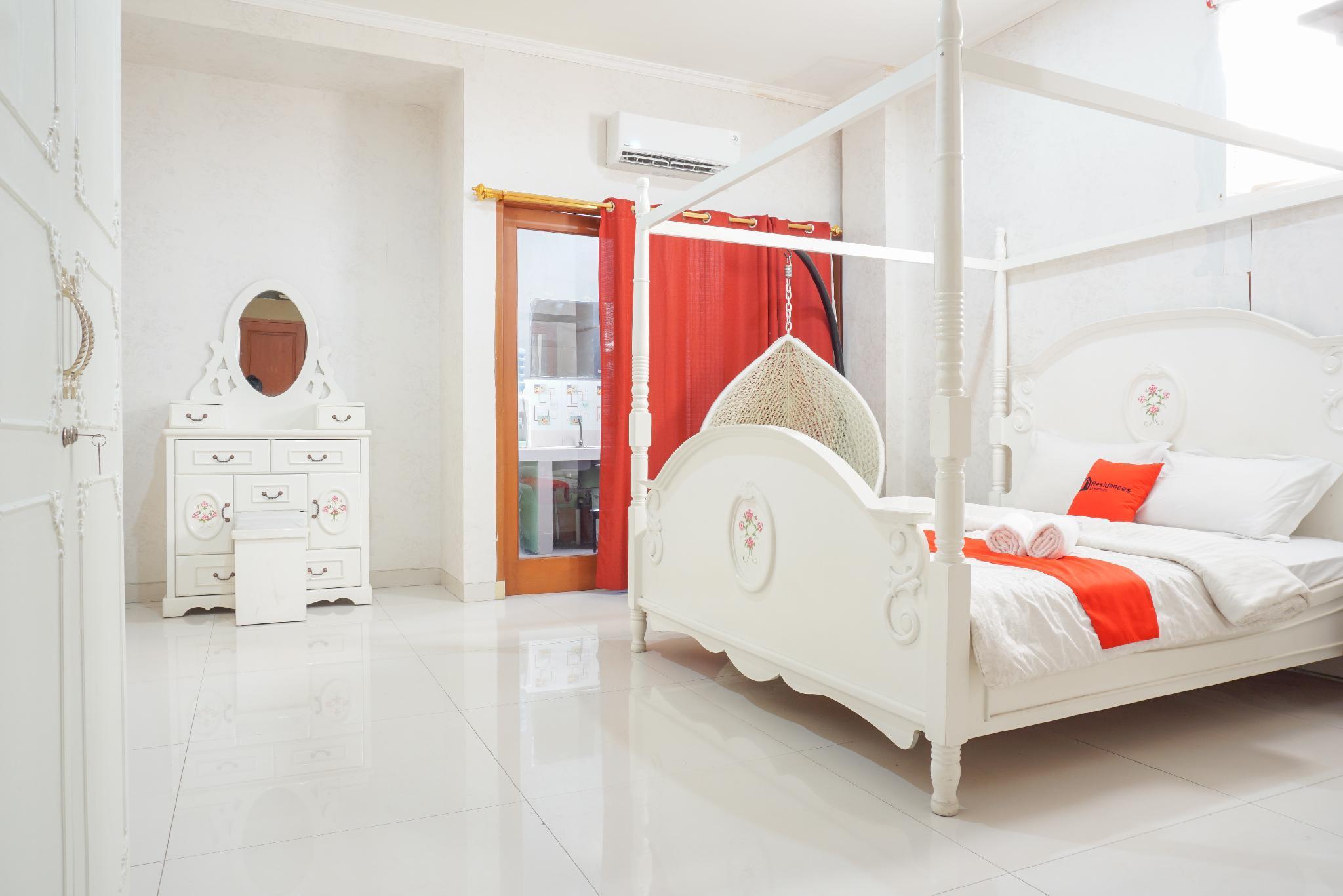 RedDoorz near Kemang Square Hotel Jakarta Bagian luar foto